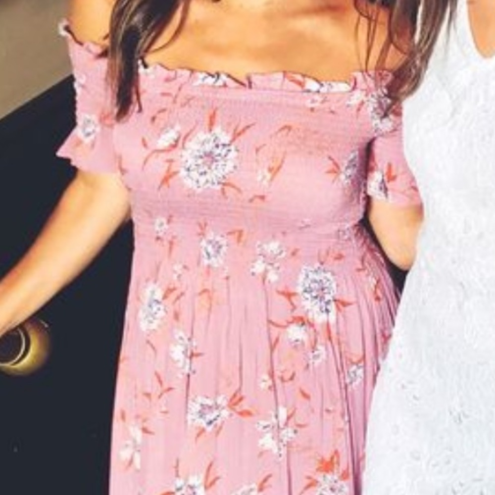 Floral maxi dress 🌼